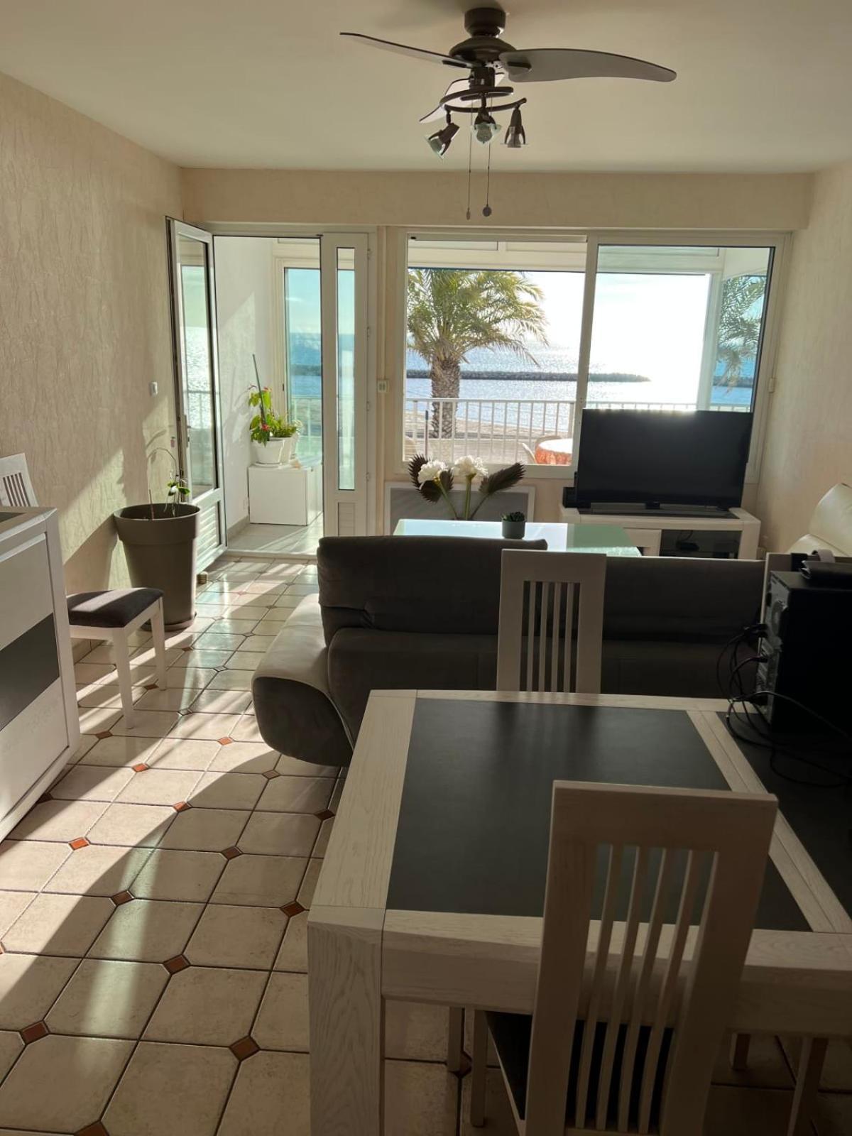 Appartement Mar E Souleu Avec Terrasse Et Vue Mer Au Grau Du Roi ル・グロー・デュ・ロワ エクステリア 写真